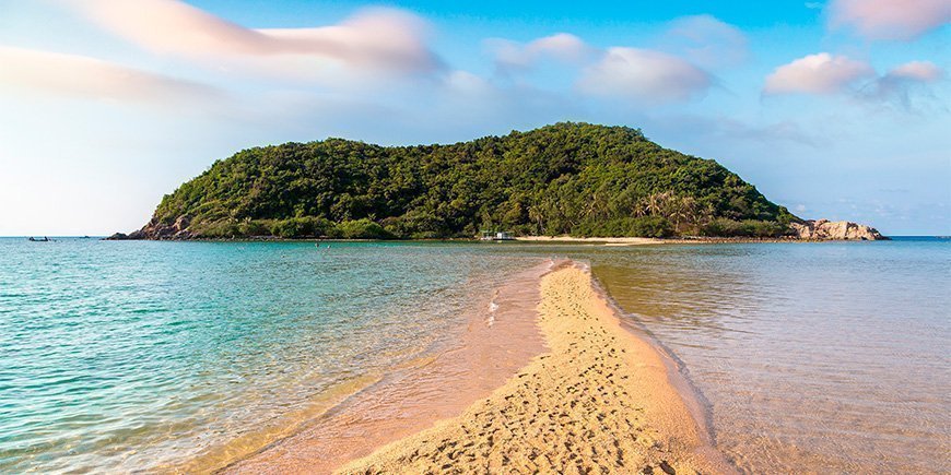 Näkymä Koh Maille Mae Haad Beachilta Koh Phanganilla Thaimaassa.