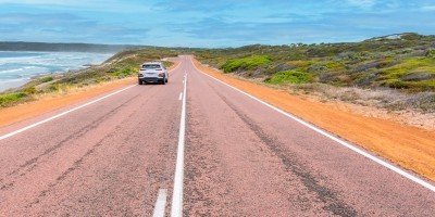 Autolla matkustaminen Great Ocean Roadilla Länsi-Australiassa